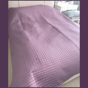 Lightweight quilt